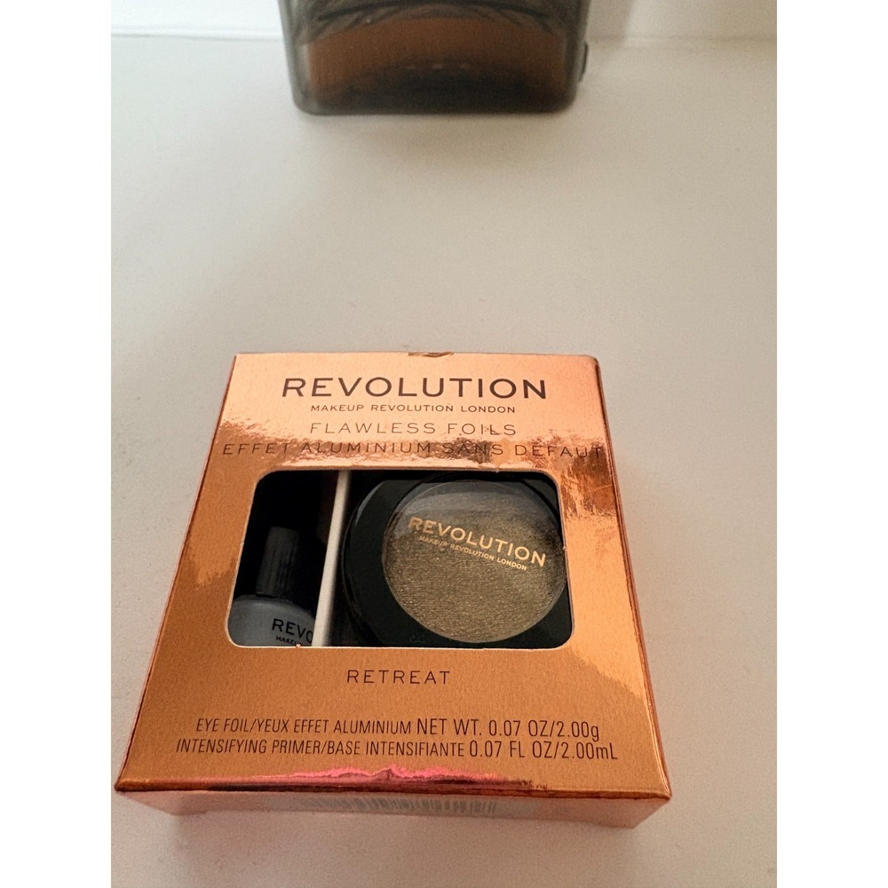 Makeup Revolution‎ Flawless Foils Eyeshadow Retreat 0.07 oz Metallic 18D03